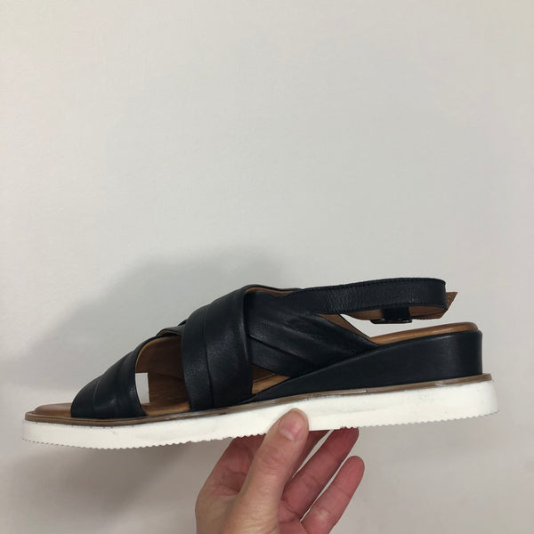 Rilassare Treble 3 Colours ~ Black ~ Coconut ~ Navy ~ Leather