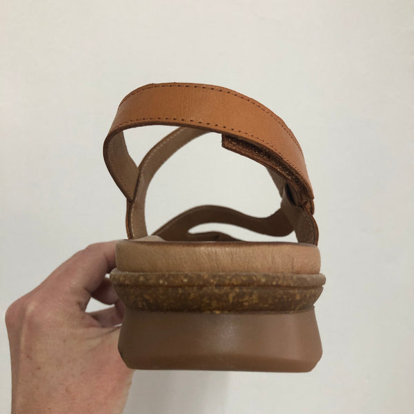 Sala ~ Avon 2 Colours ~ Black ~ Coconut ~ Leather