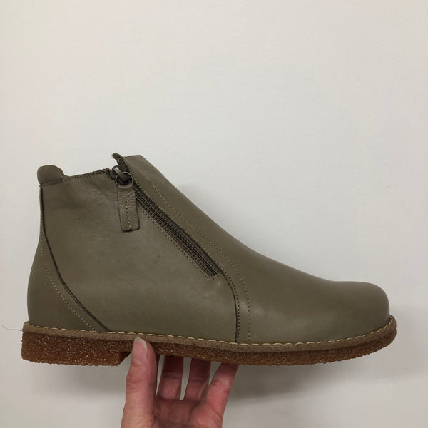 Rilasarre Tallow 4 Colours ~ Navy ~ Black ~ Cognac ~ Elmwood ~ Leather Boot