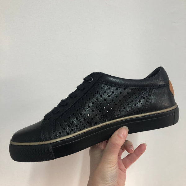 Ziera Proya ~ 4 Colours ~ Black ~ White ~ Tan ~ Navy ~ Leather