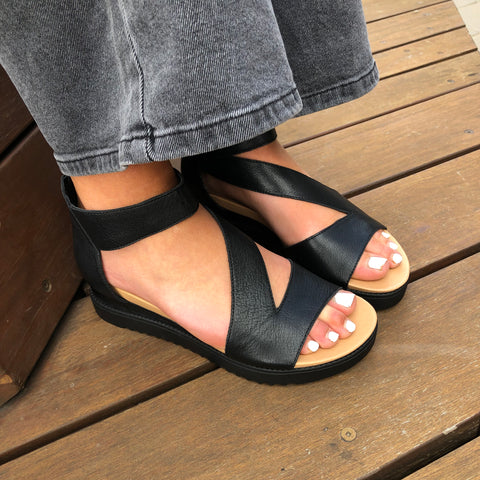 Django & Juliette Adabela ~ Black ~ Almond ~ Tan