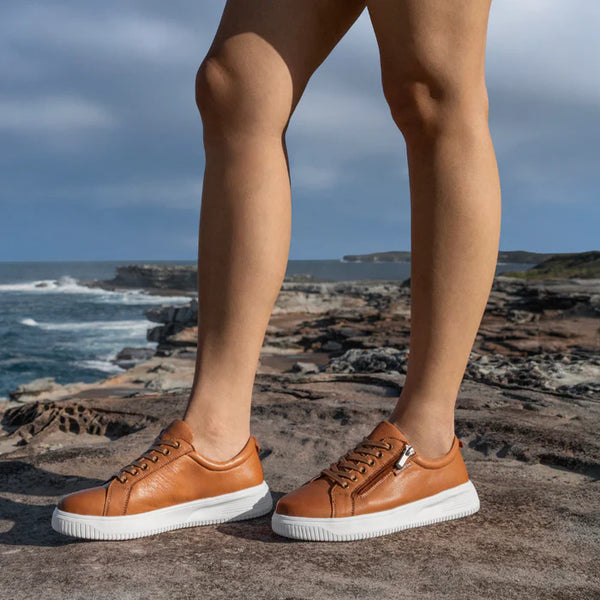 LeSansa Naked Arches Nelly Sneaker 3 Colours ~ Tan ~ White ~ Silver/Grey