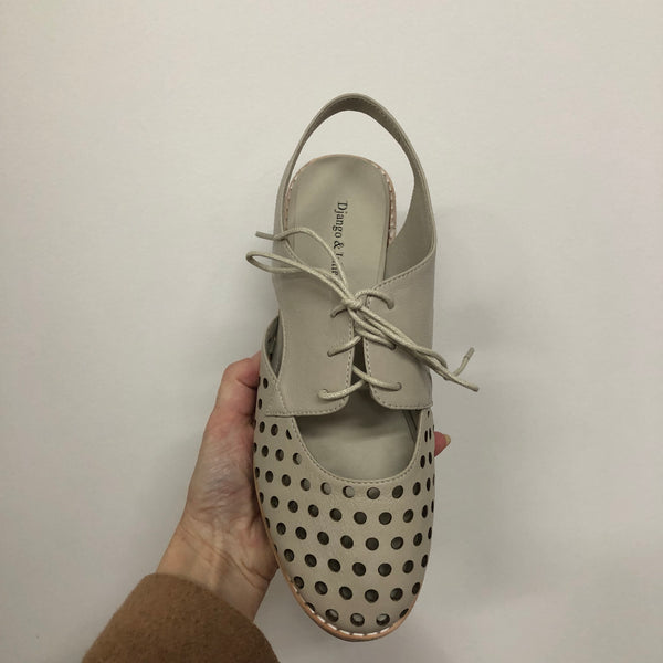 Django and Juliette ~ Aven ~ Almond ~ Black