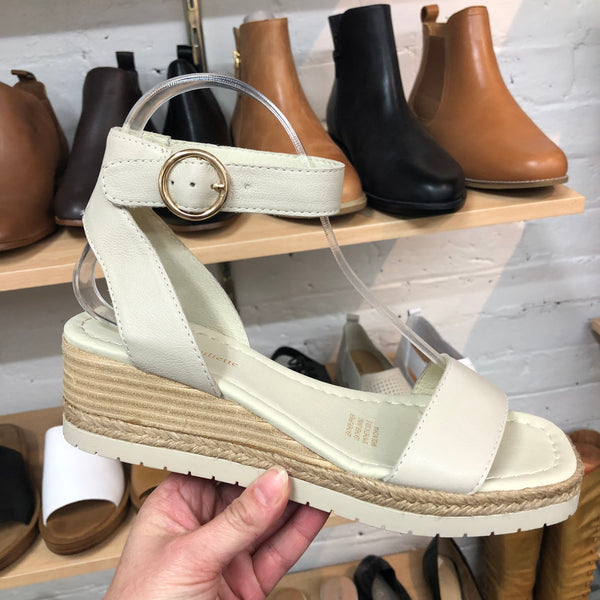 Django & Juliette Irish ~ 3 Colours ~ Black ~ Tan ~ Almond ~ Leather