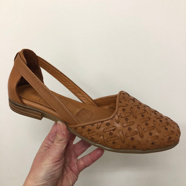 Sala ~ Cressa ~ 2 Colours ~ Black ~ Coconut