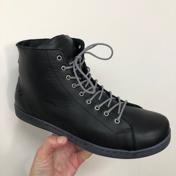 Rilassare Tempo 3 Colours ~ Cognac ~ Elwood ~ Black ~ Leather Boot