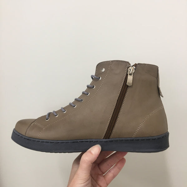 Rilassare Tempo 3 Colours ~ Cognac ~ Elwood ~ Black ~ Leather Boot