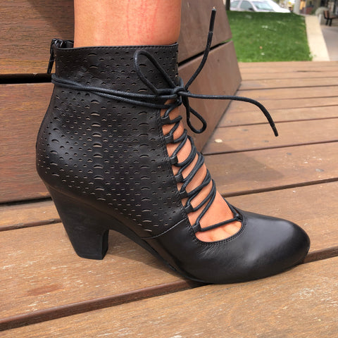 SALE 🌟 Top End Catch ~ Tan ~ Black ~ Khaki