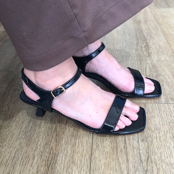 Django & Julliette Kolina 6 Colours ~ Black ~ Pale Gold ~ Nude ~ Navy Patent ~ Dk Tan ~ White ~