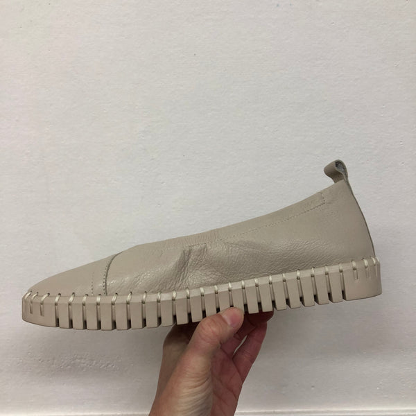 Django & Juliette Heaton ~ White ~ Almond ~ Black/White ~ Leather