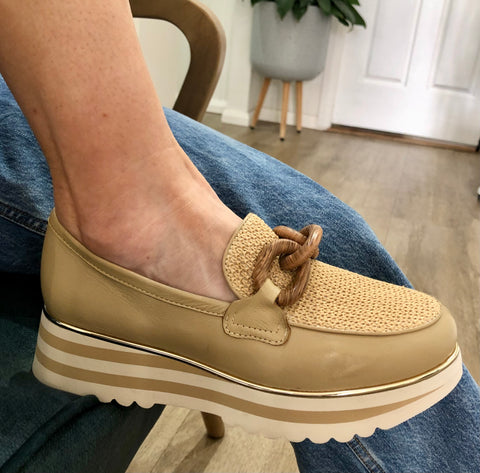 Django & Juliette Eggey ~ Camel/Natural ~ Leather