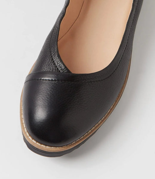 Top End Oxsson ~ Black ~ Navy ~ Leather Loafer