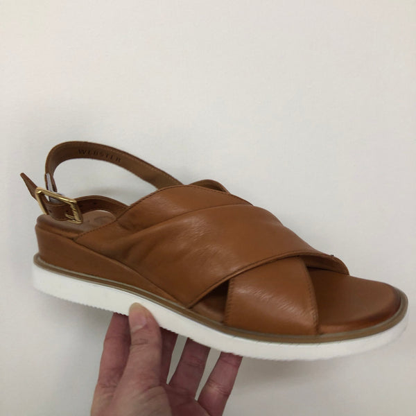 Sala ~ Webster ~ 2 Colours ~ Black ~ Coconut ~ Leather