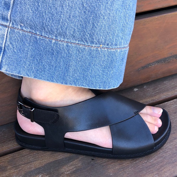 Ziera Hanako ~ Black ~ Leather