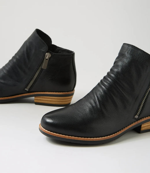 Django & Juliette Lankin ~ Black ~ Chocolate ~ Navy ~ Leather