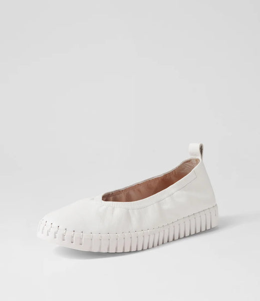 Django & Juliette Heaton ~ White ~ Almond ~ Black/White ~ Leather