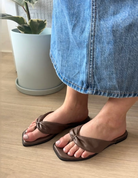 Mollini ~ Saski ~ 2 Colours ~ Black ~ Dark Taupe