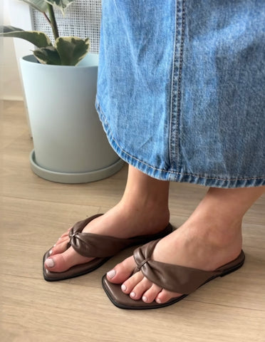 Mollini ~ Saski ~ 2 Colours ~ Black ~ Dark Taupe