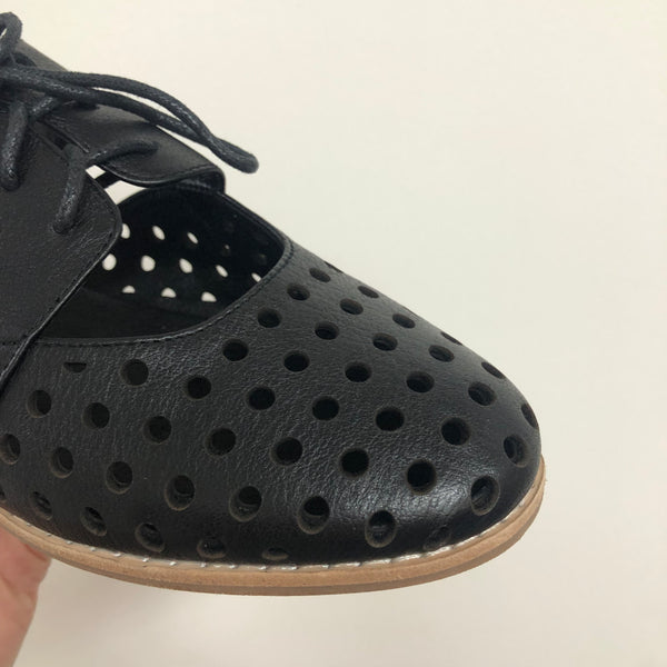 Django and Juliette ~ Aven ~ Almond ~ Black