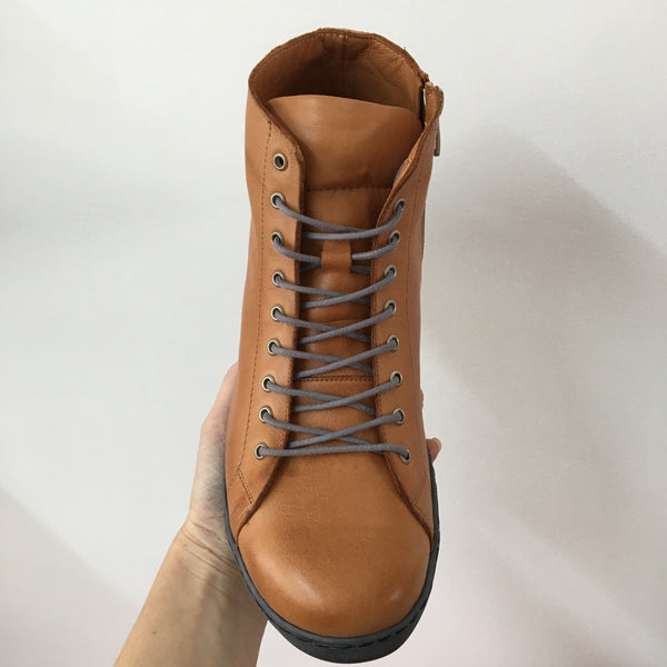 Rilassare Tempo 3 Colours ~ Cognac ~ Elwood ~ Black ~ Leather Boot