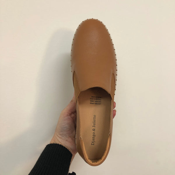 Django & Juliette Becca ~ Tan/Oat Sole ~Silver ~ White ~ Black ~ Almond ~ Leather Slip on
