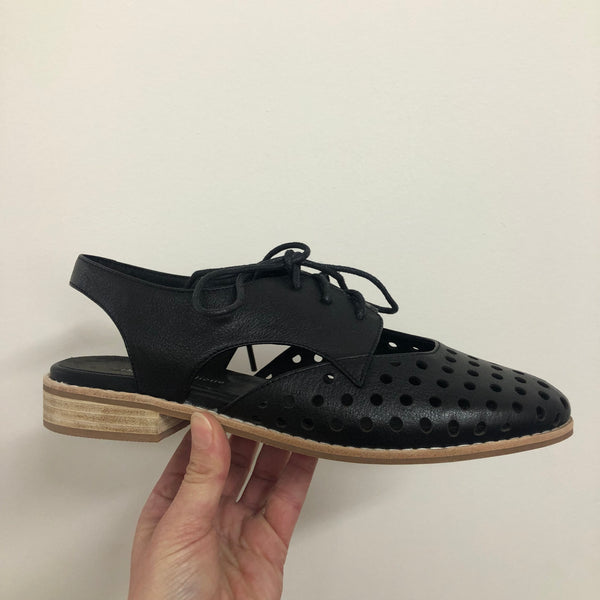 Django and Juliette ~ Aven ~ Almond ~ Black