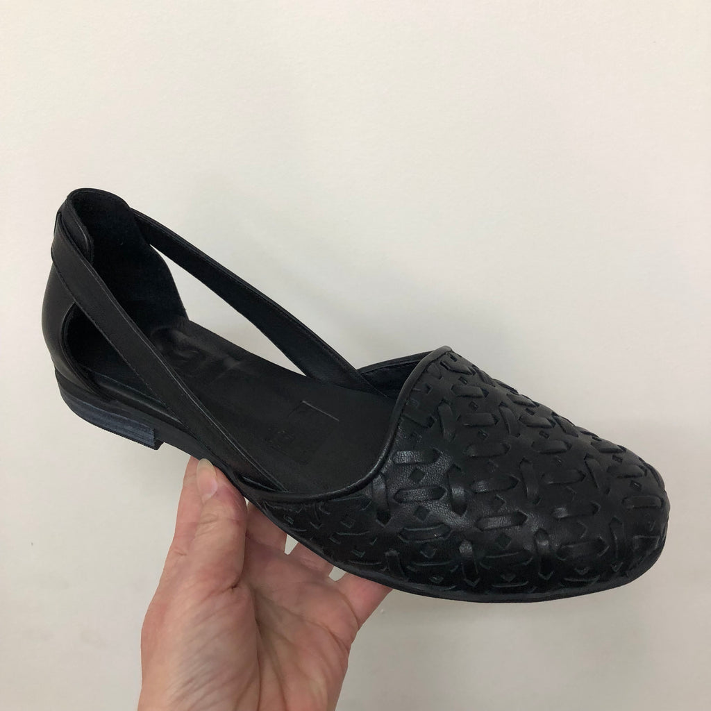 Sala ~ Cressa ~ 2 Colours ~ Black ~ Coconut