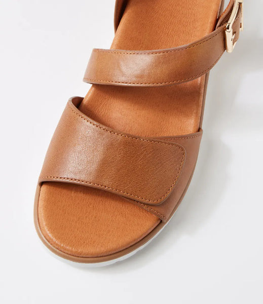 Ziera Vamsy ~ Tan/White Leather