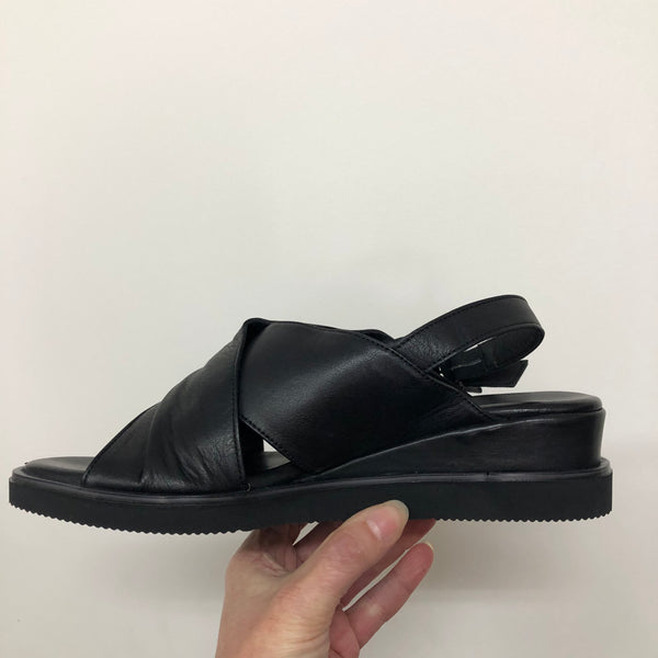 Sala ~ Webster ~ 2 Colours ~ Black ~ Coconut ~ Leather