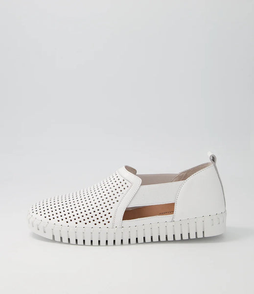 Django & Juliette Habiki ~ White ~ Almond ~ Leather