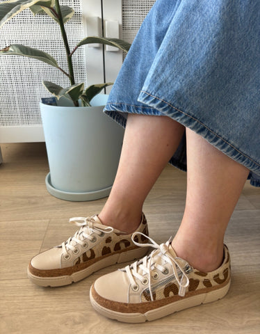 Django & Juliette Torry ~ Oatmilk