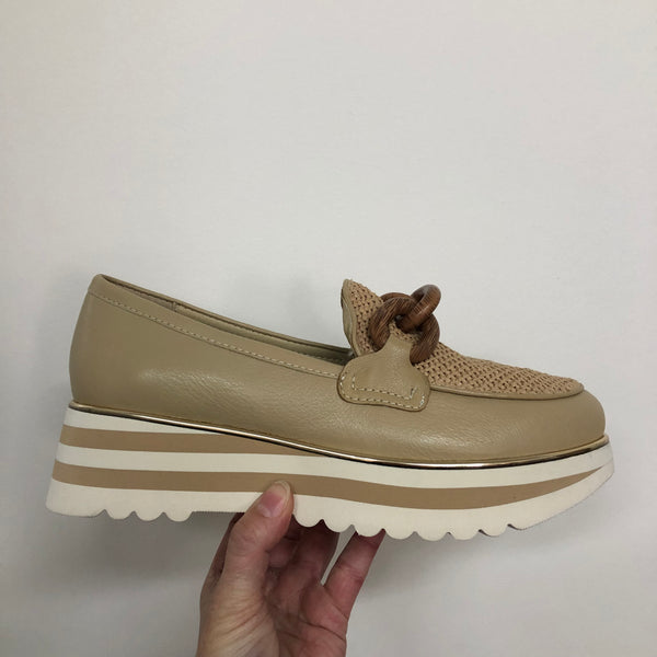 Django & Juliette Eggey ~ Camel/Natural ~ Leather