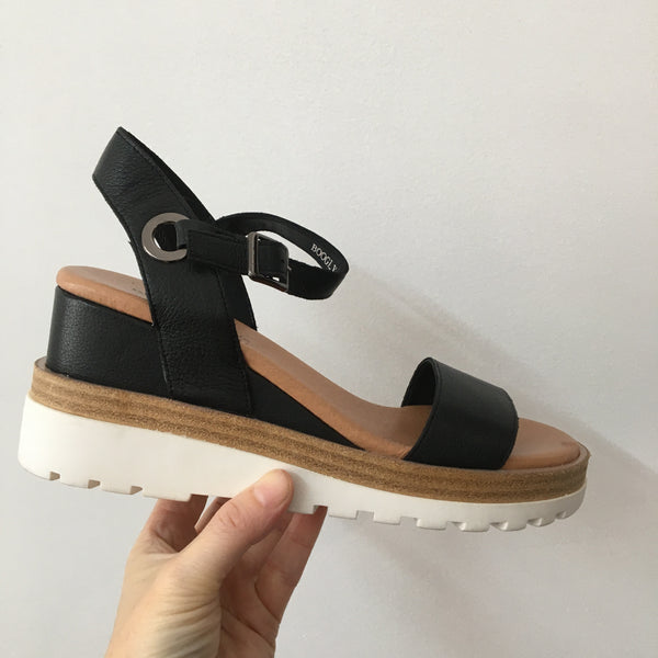 Django & Juliette Boogly 5 Colours ~ Tan ~ Black ~ White ~ Almond ~ All Black ~ Leather Wedge