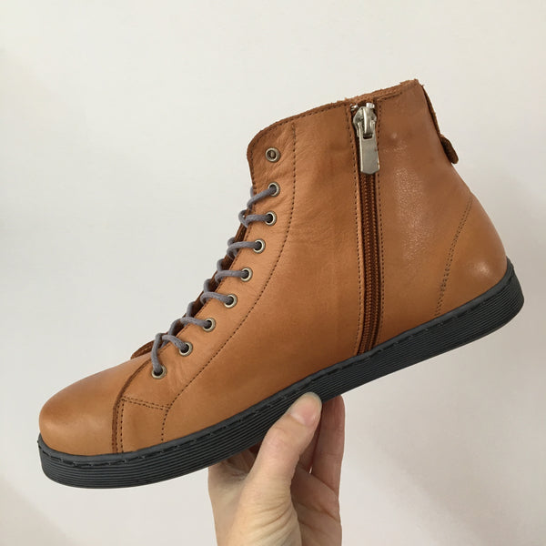 Rilassare Tempo 3 Colours ~ Cognac ~ Elwood ~ Black ~ Leather Boot