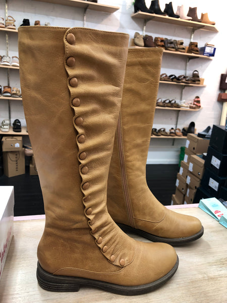 Christiano Bellaria Design CBD Raquel Boot 2 Colours ~ Tan ~ Black