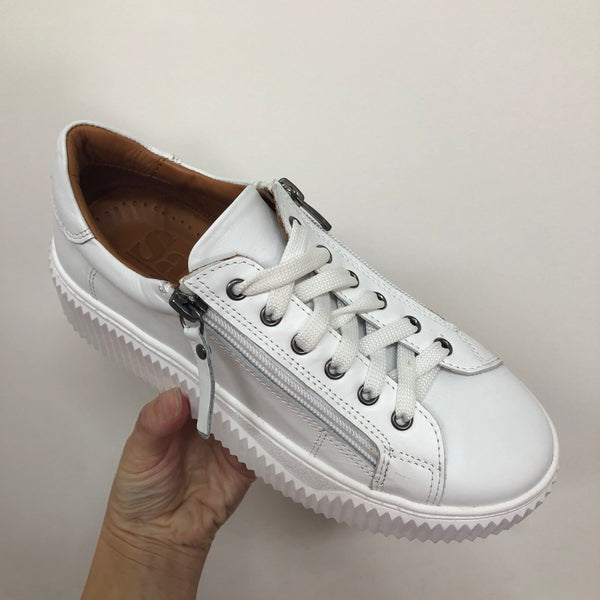 Sala Bonnie ~ White ~ Dark Stone ~ Leather Sneaker