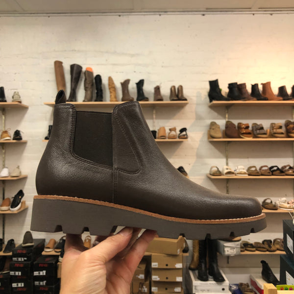 Django & Juliette Dera ~ 2 Colours ~ Black/Black ~ Choc/Choc Leather Boot