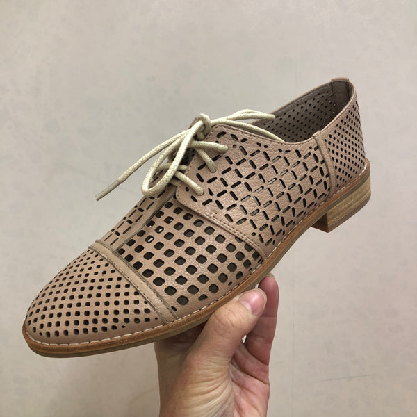 Django & Juliette Avert ~ Black ~ Tan