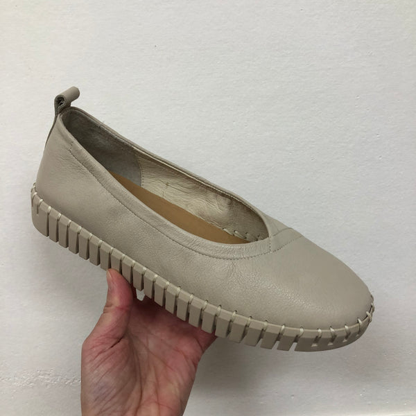 Django & Juliette Heaton ~ White ~ Almond ~ Black/White ~ Leather