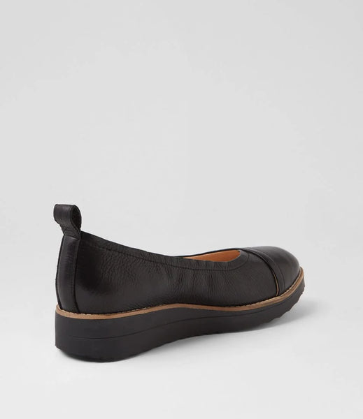 Top End Oxsson ~ Black ~ Navy ~ Leather Loafer