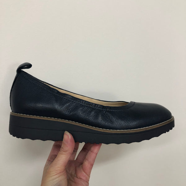Top End Oxsson ~ Black ~ Navy ~ Leather Loafer