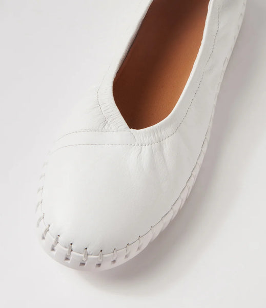 Django & Juliette Heaton ~ White ~ Almond ~ Black/White ~ Leather