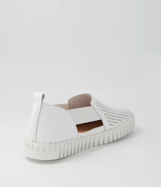 Django & Juliette Habiki ~ White ~ Almond ~ Leather