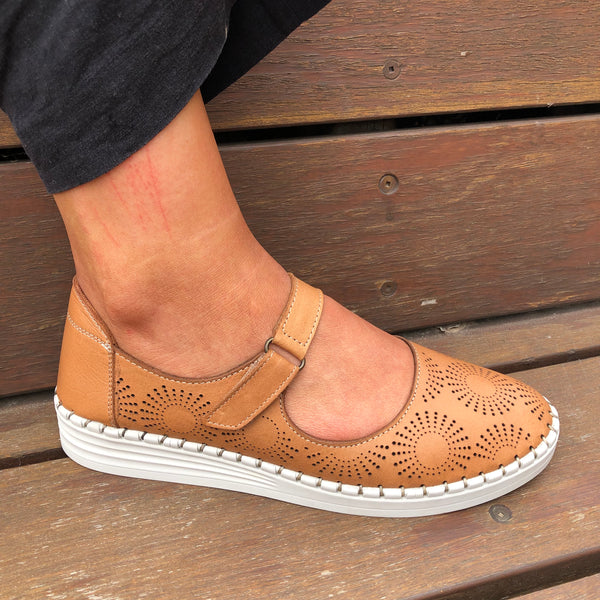 Sala ~ Ladder ~ Coconut ~ Leather