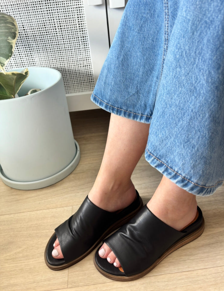 Rilassare ~ Faith ~ Black Leather