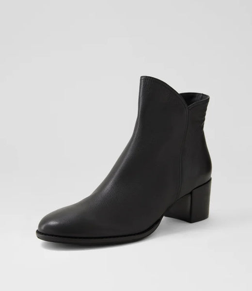 Django & Juliette ~ Mockas ~ 4 Colours ~ Black ~ Chocolate Light Suede ~ Almond ~ Cognac