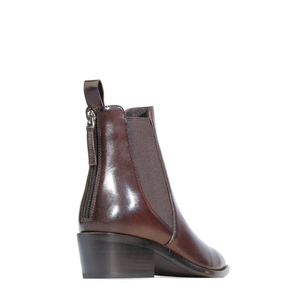 EOS Ila Chestnut