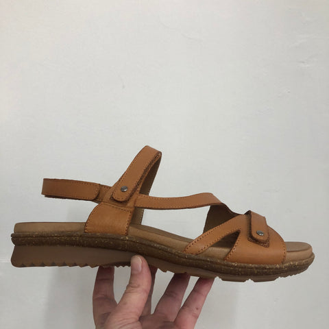 Sala ~ Avon 2 Colours ~ Black ~ Coconut ~ Leather