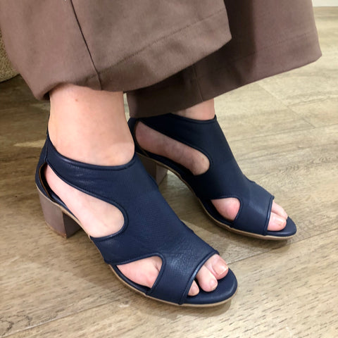 Bueno Cedric  Leather Heel 4 Colours ~ Navy ~ Black ~ Beige ~ Tan