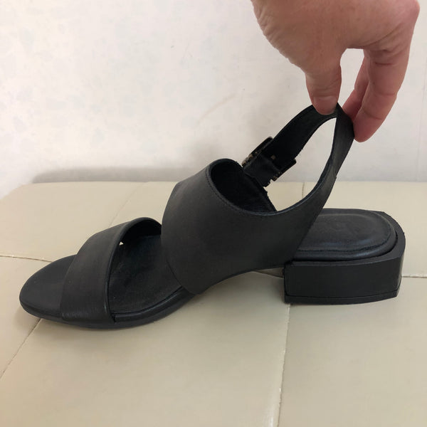 Bueno Delilah ~ Black ~ Coconut ~ Leather